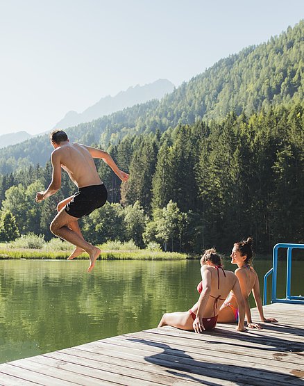 Schwimmen am Tristacher See © TVB Osttirol / Elias Bachmann Schwimmen am Tristacher See © TVB Osttirol / Elias Bachmann