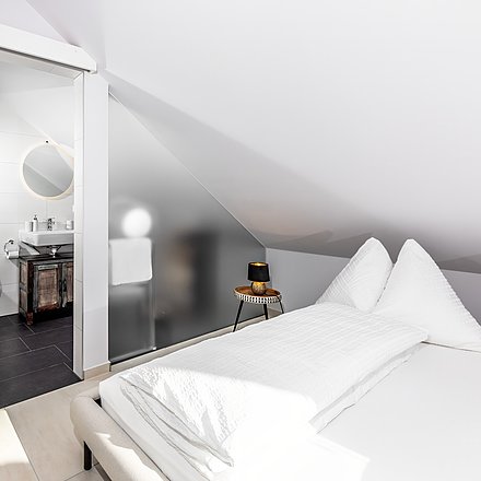 Helles & modernes Schlafzimmer - Suite 7 © Wolfgang C. Retter Helles & modernes Schlafzimmer - Suite 7 © Wolfgang C. Retter